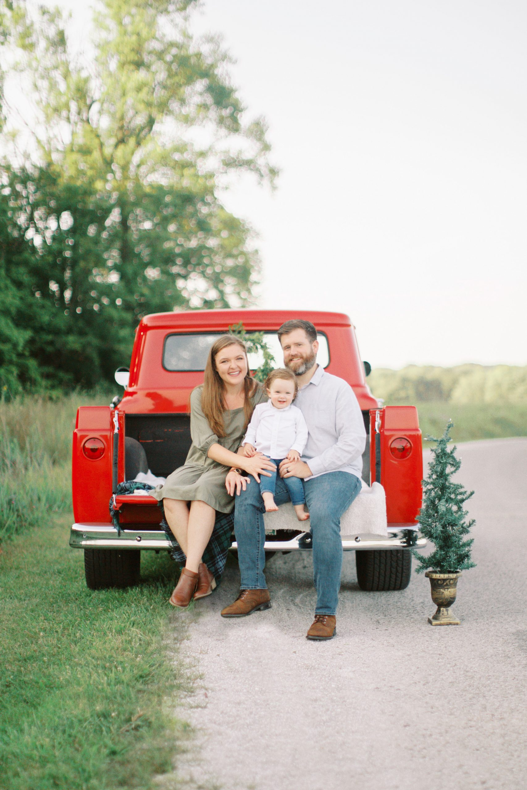 Red Truck Christmas Mini Session